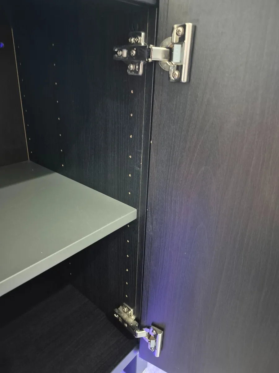 TV Besta Units - Image 4