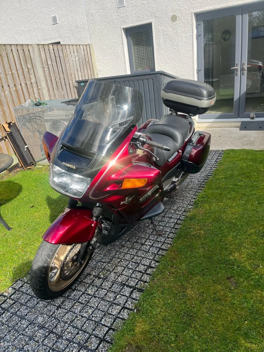 1999 St1100 pan European - Image 3