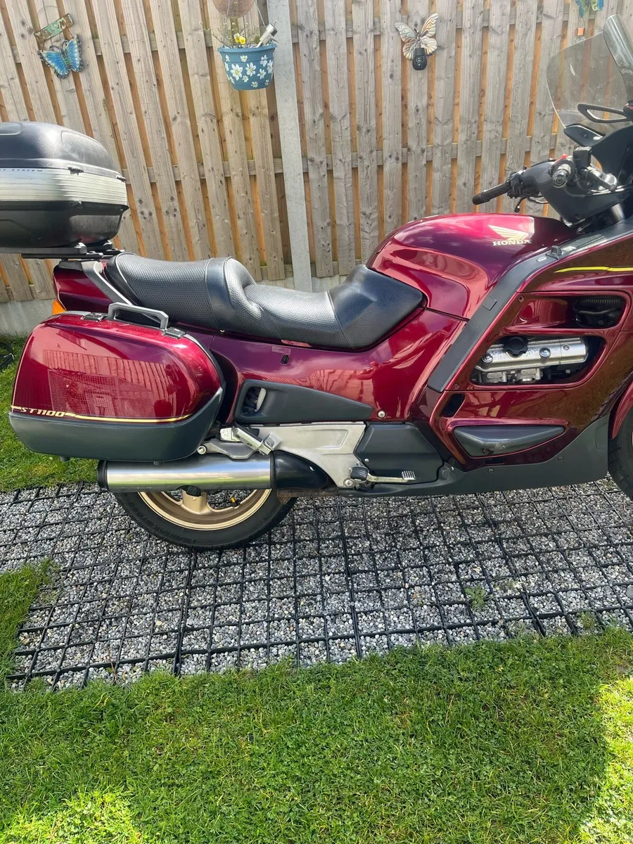 1999 St1100 pan European - Image 4