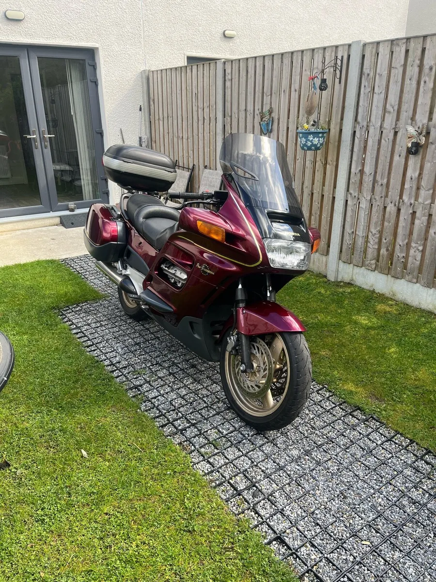 1999 St1100 pan European - Image 1