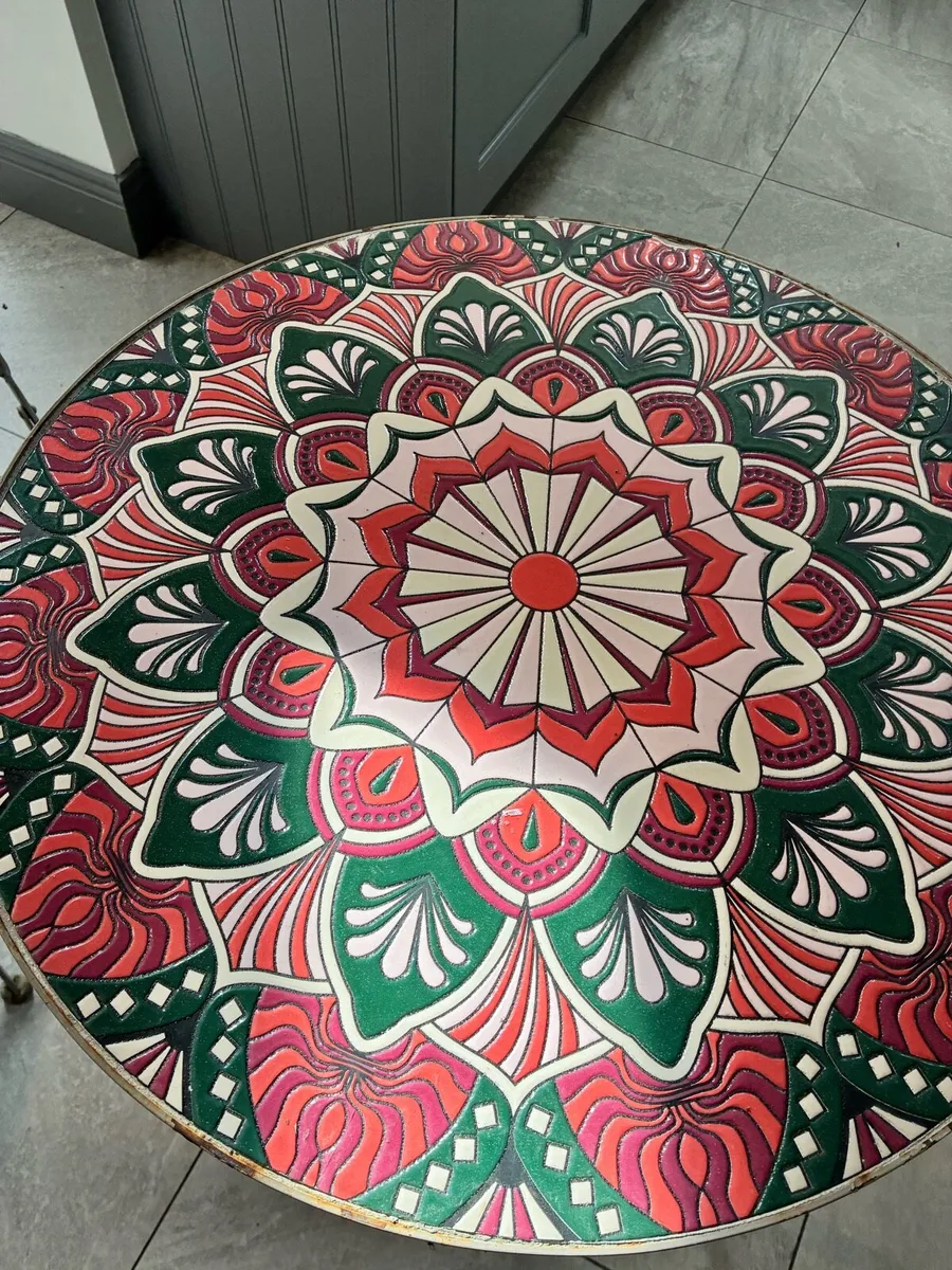 Garden table and chairs - Image 2