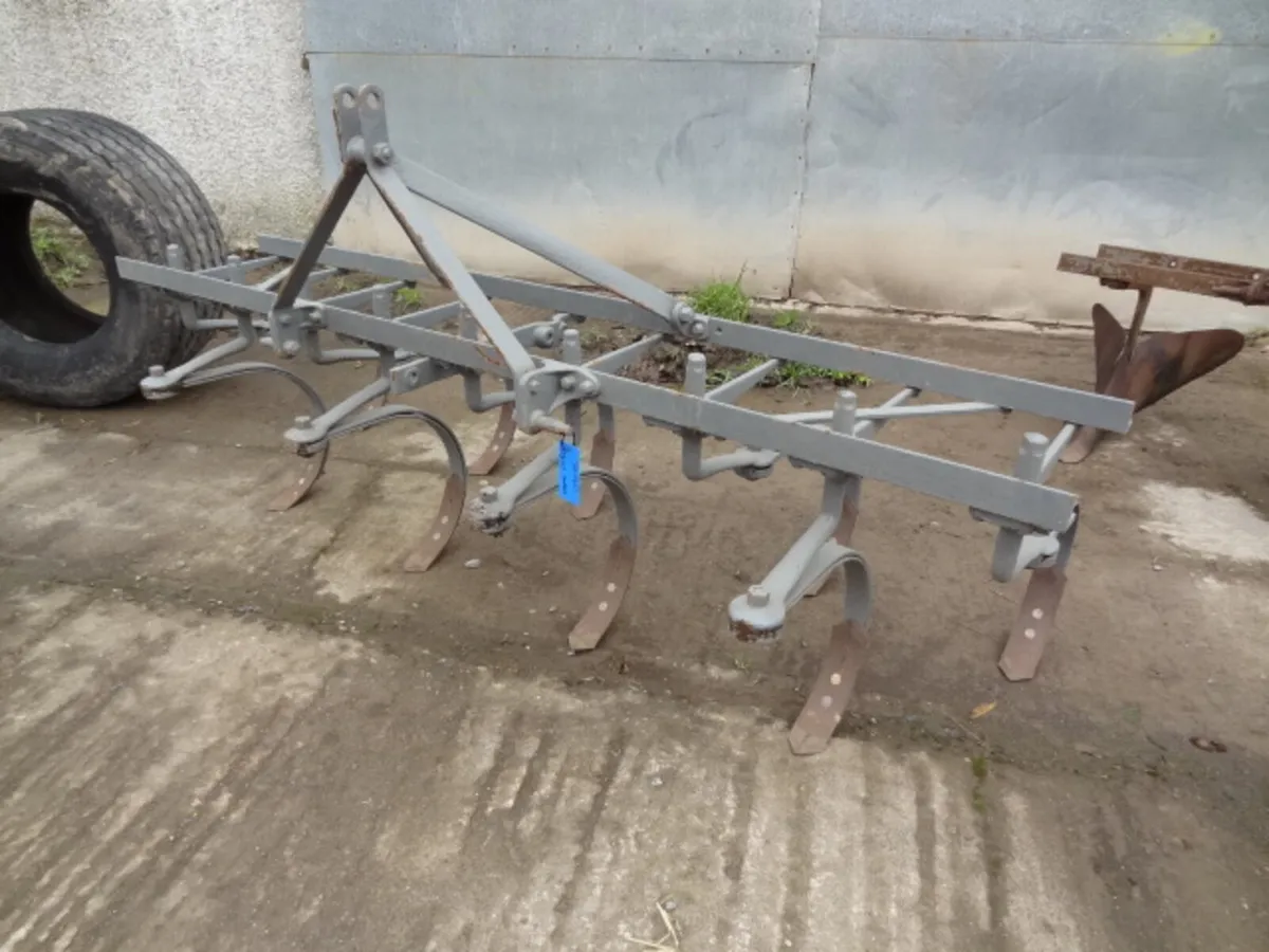 MF Massey Ferguson Springtine - Image 1