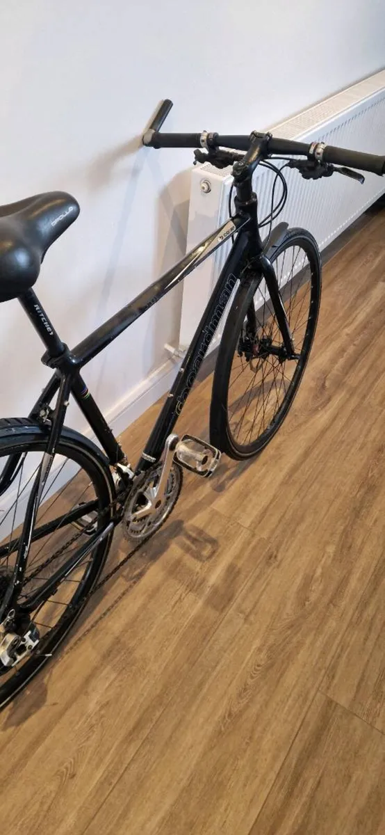 Boardman flat bar road bike (serviced)( delivery) - Image 3