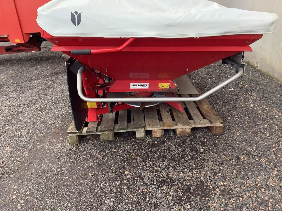 Lely Fertiliser Spreader - Image 2
