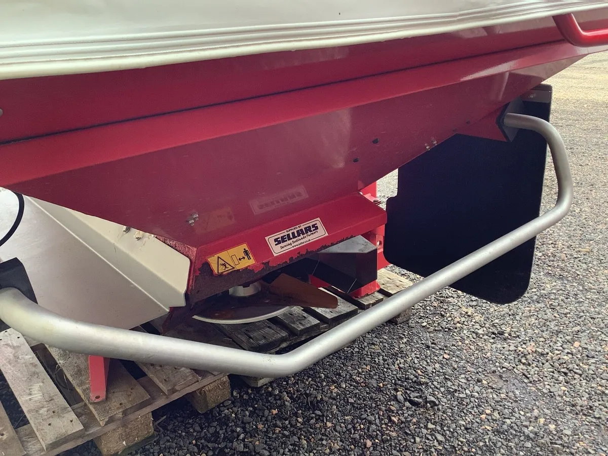 Lely Fertiliser Spreader - Image 3