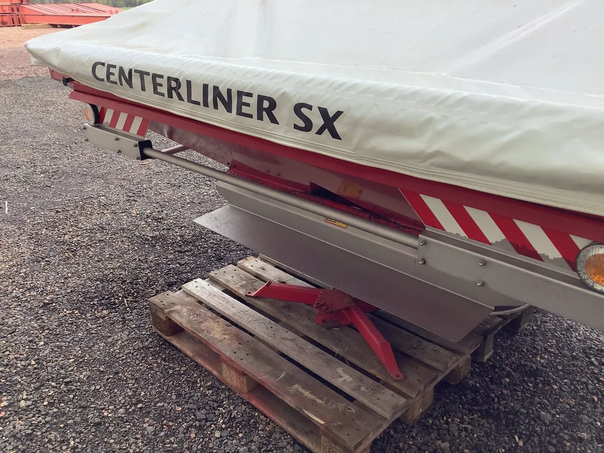 Lely Fertiliser Spreader - Image 4