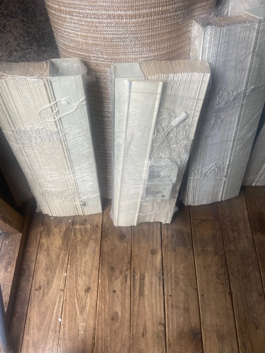 Venetian blinds and Roller - Image 1