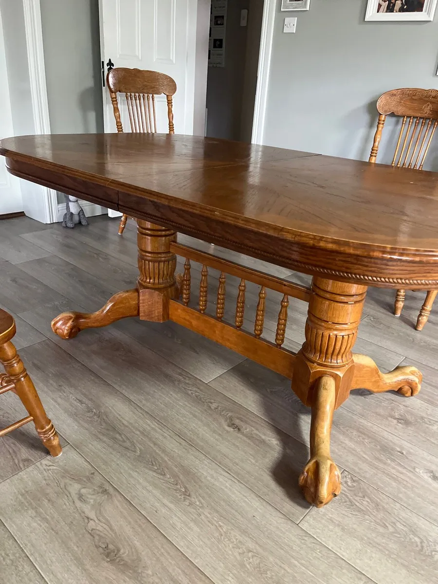 Solid oak extending table and 4 chairs 2carvers - Image 2