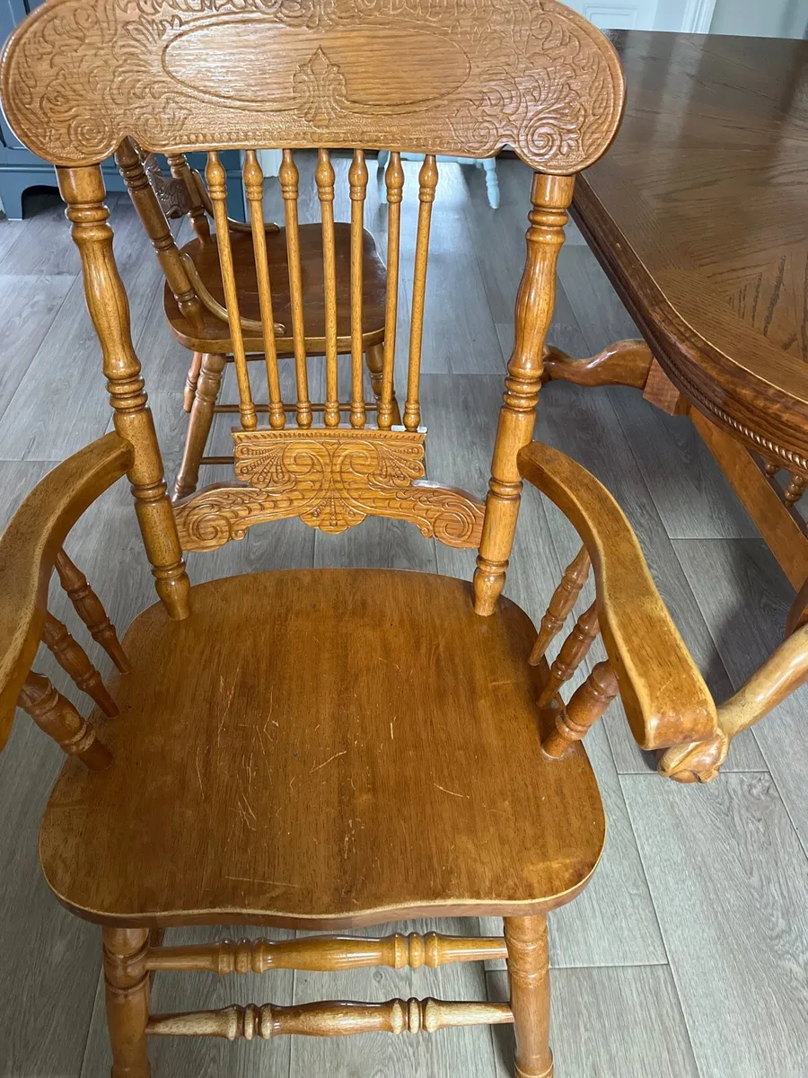 Solid oak extending table and 4 chairs 2carvers - Image 3