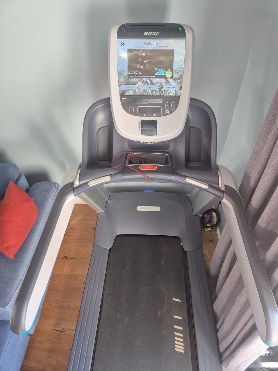 Commercial treadmill Precor TRM885 - Image 2