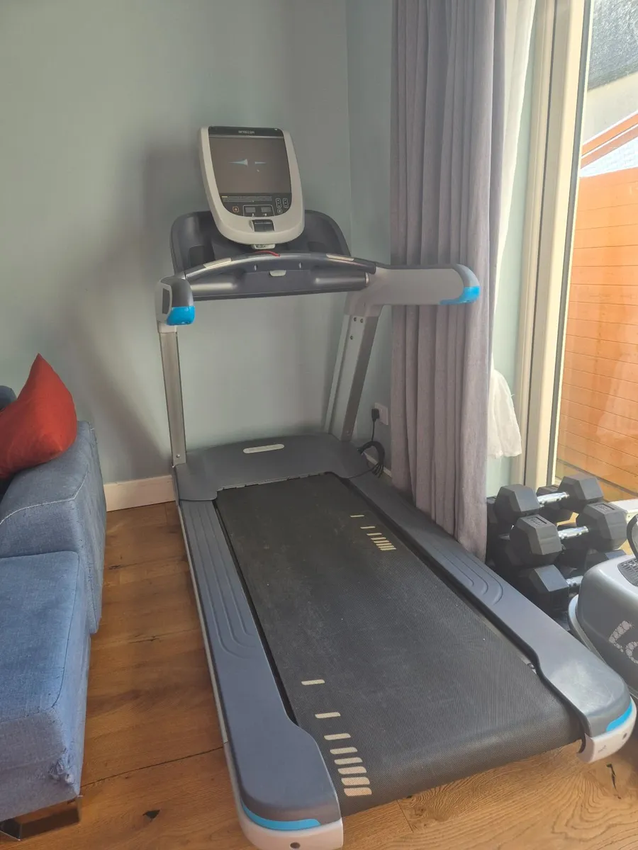 Commercial treadmill Precor TRM885 - Image 3