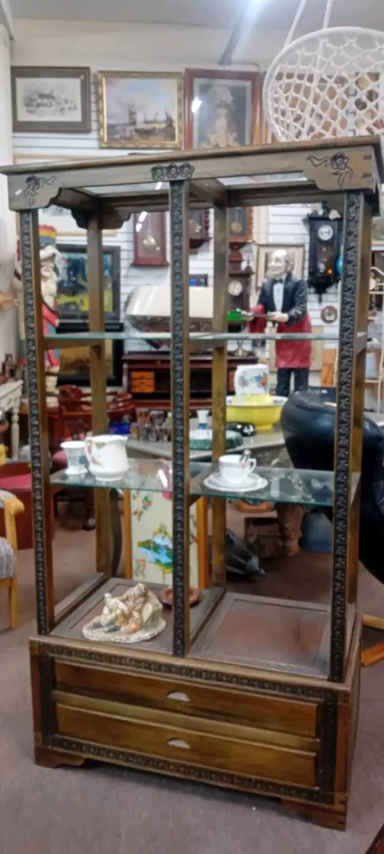 Decorative Vcarved Oak Display Shelves - Image 2