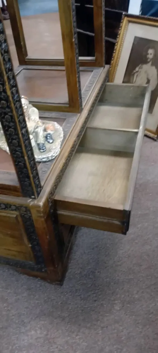 Decorative Vcarved Oak Display Shelves - Image 4