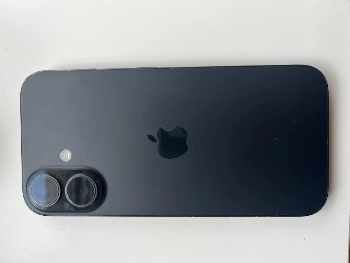 I phone 16 - Image 2