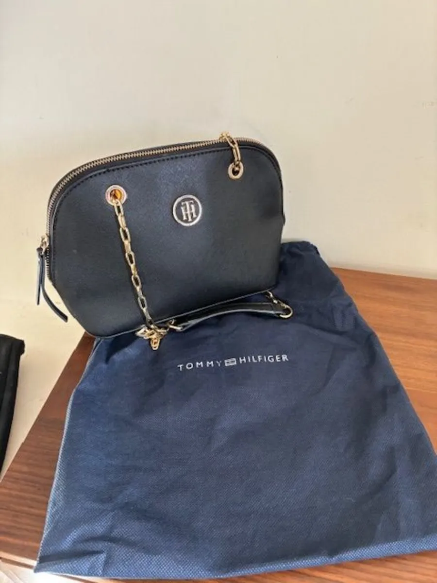 Tommy Hilfiger Handbag - Image 1