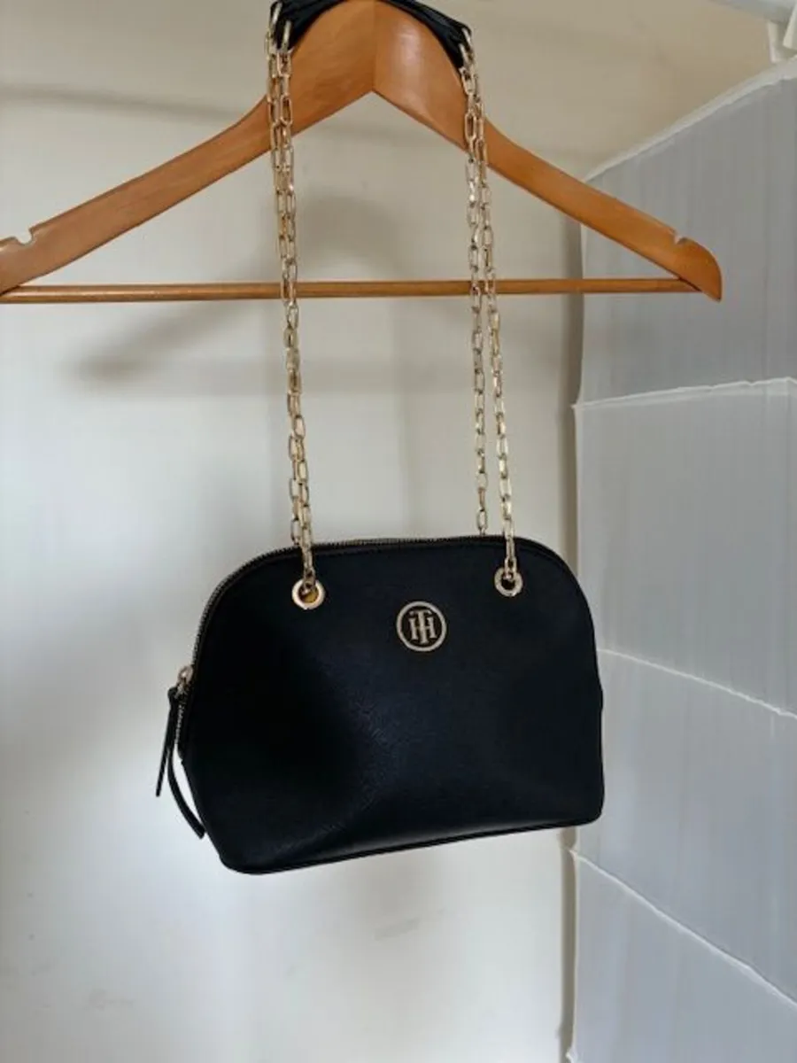 Tommy Hilfiger Handbag - Image 3