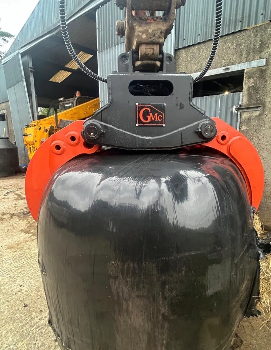 Grab for Excavator 6-8 tonne digger - Image 1