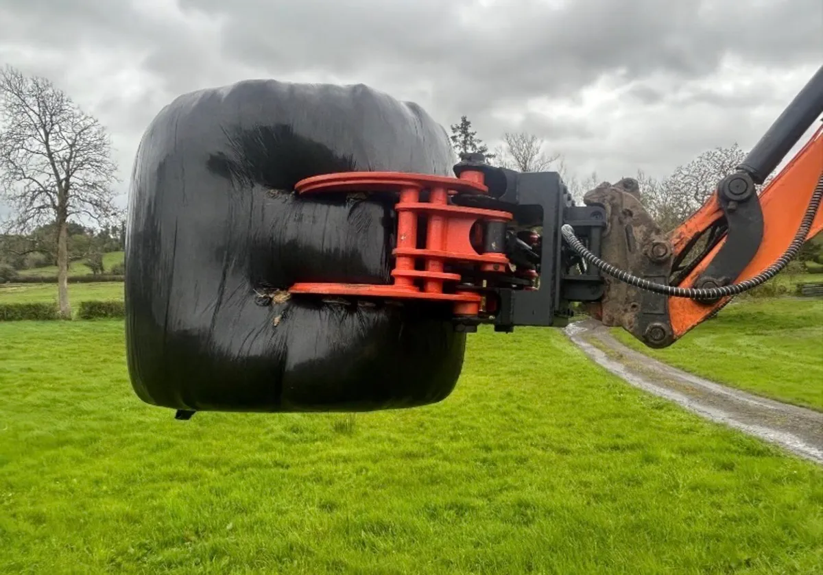 Grab for Excavator 6-8 tonne digger - Image 4