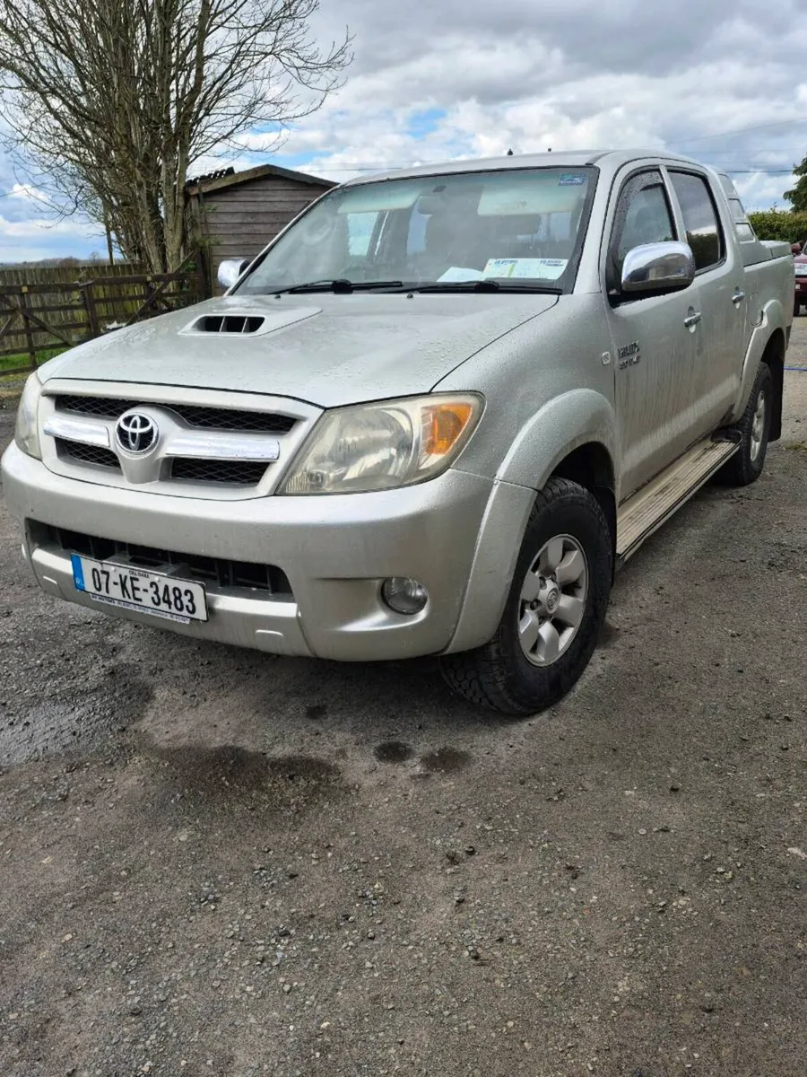 Toyota Hilux Automatic - Image 1