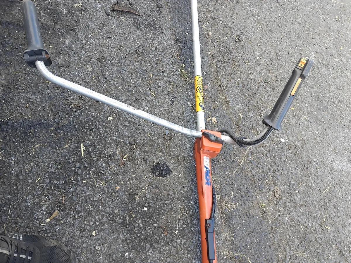 Husqvarna 232R grass strummers priced - Image 3