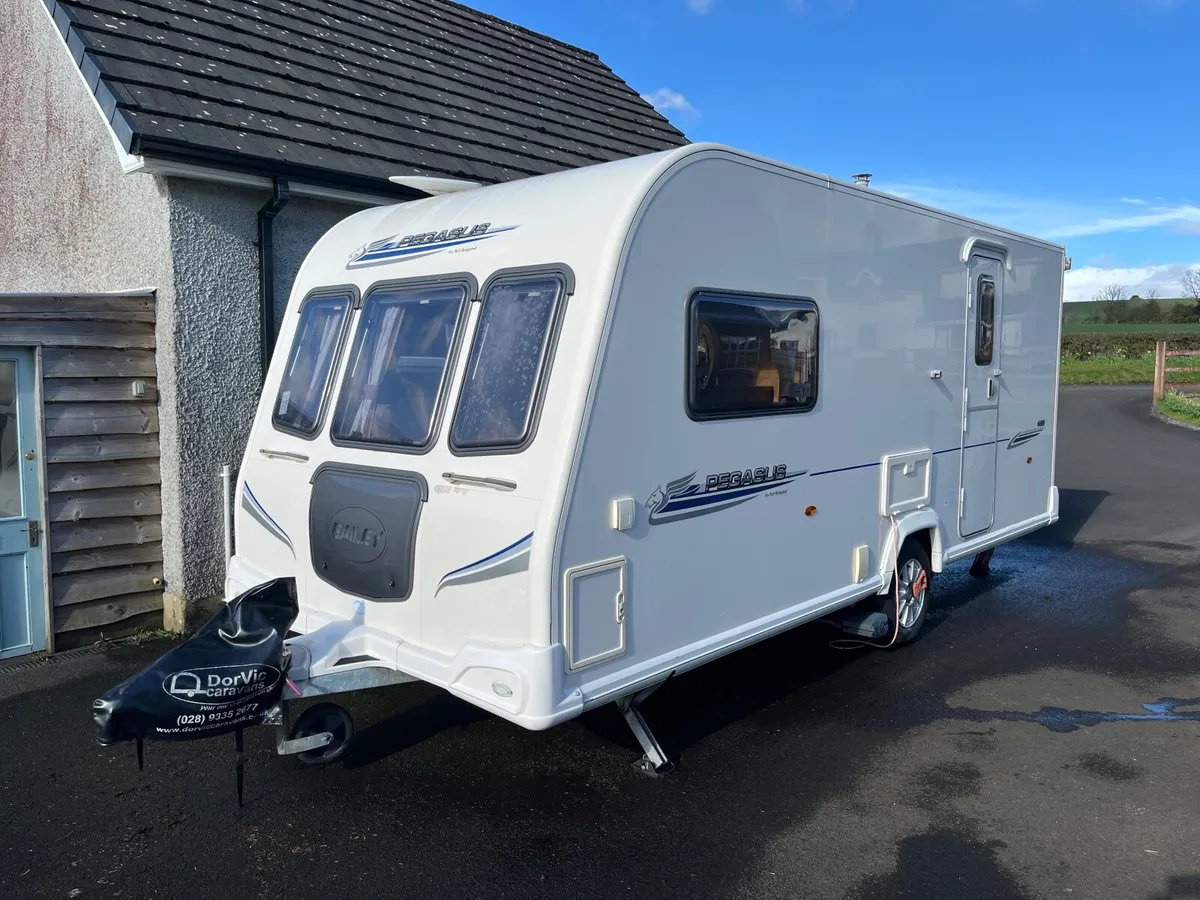 Touring Caravan for Sale - Image 1