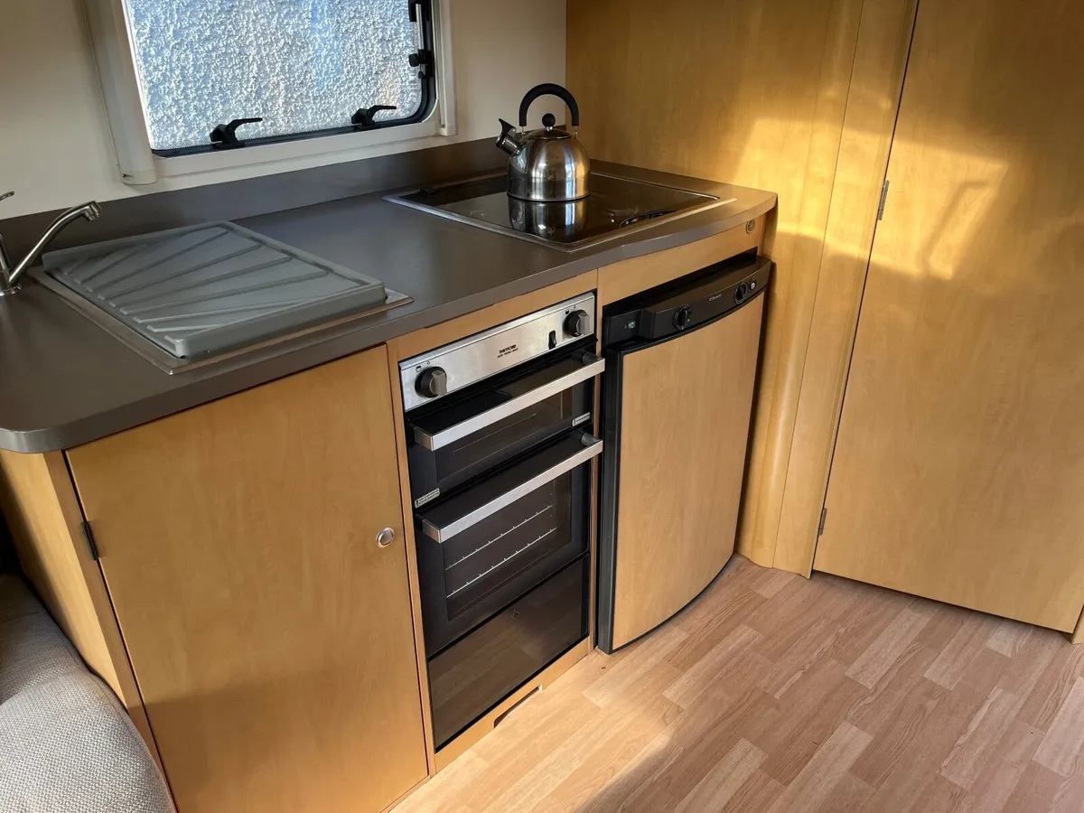 Touring Caravan for Sale - Image 4