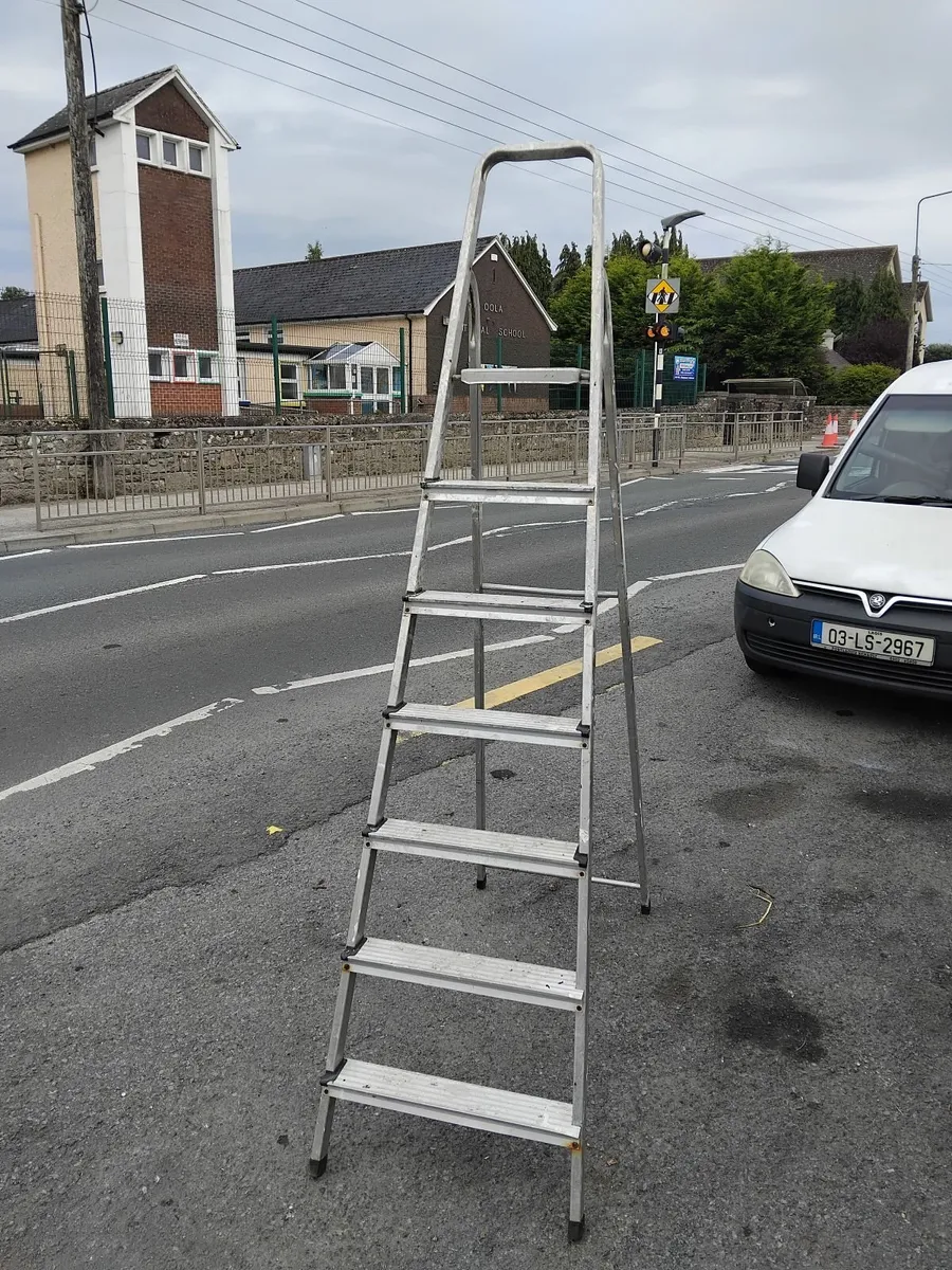 Step ladder working perfect price too sell 70e - Image 3