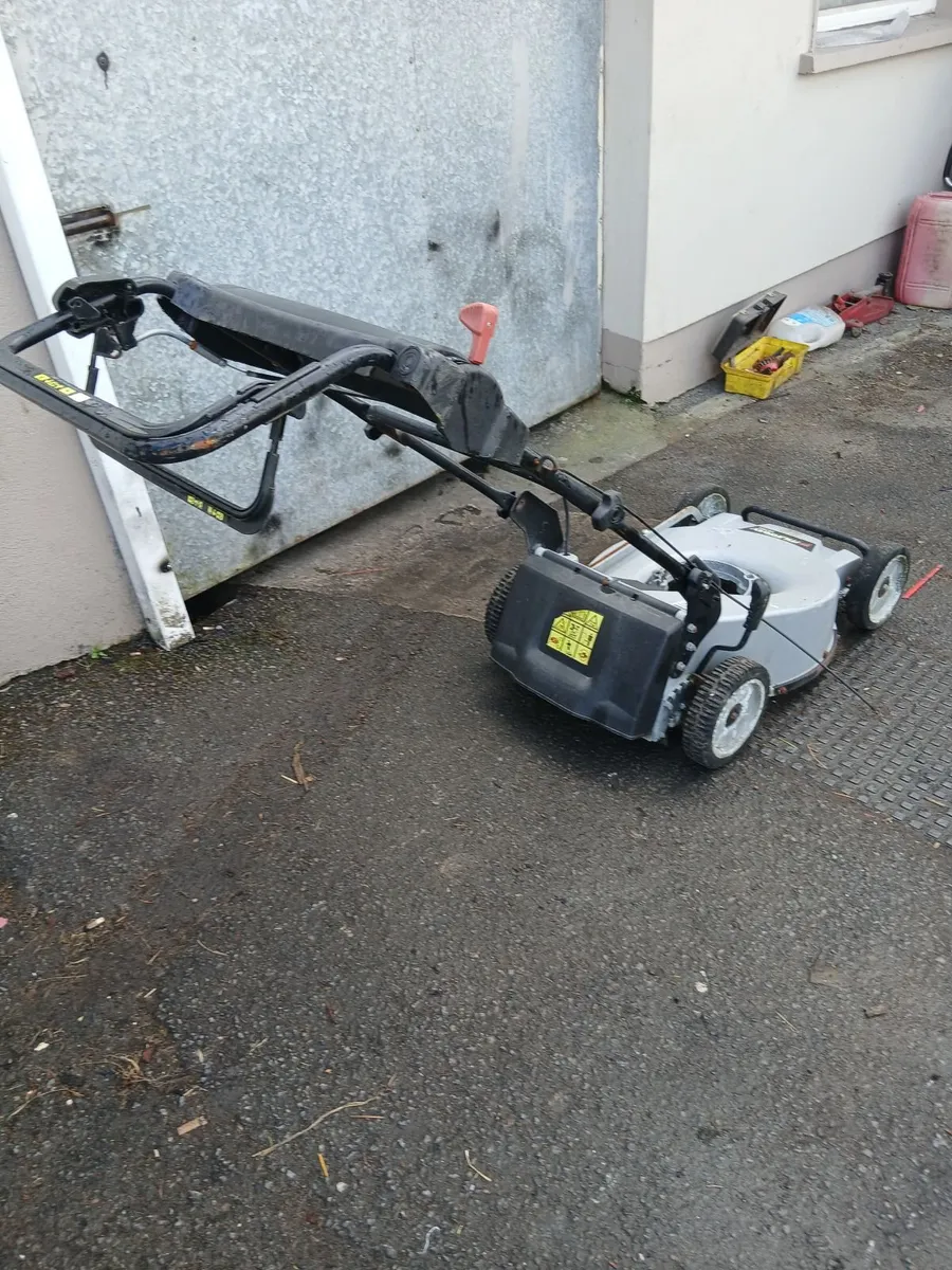 Self-drive lawnmower deck perfect condition - Image 1