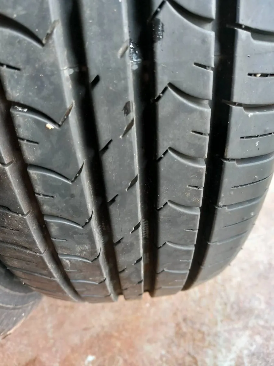2 good year tyres, like new, - Image 3