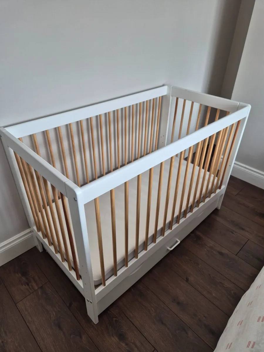 Cot /Toddler Bed with Changing Table - Image 2