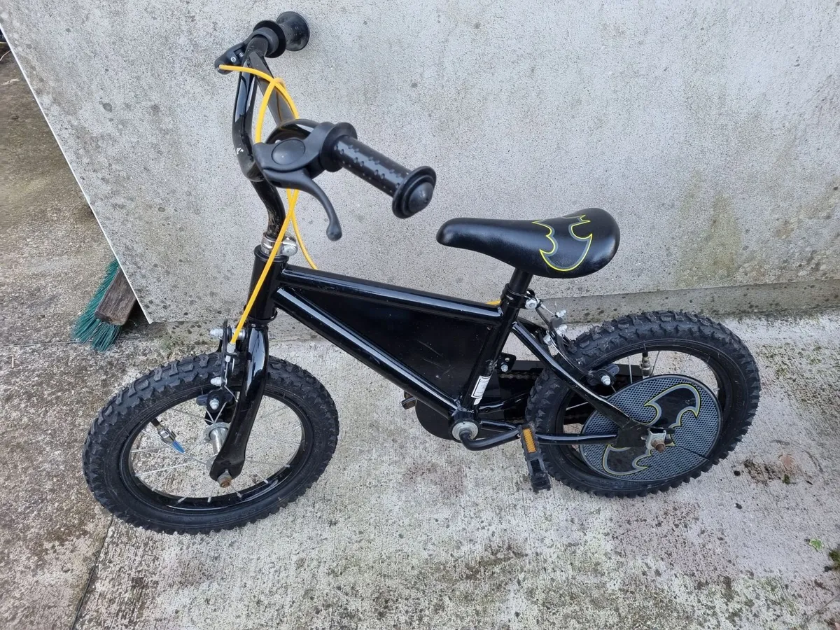 Kids Batman Bicycle & Helmet - Image 1