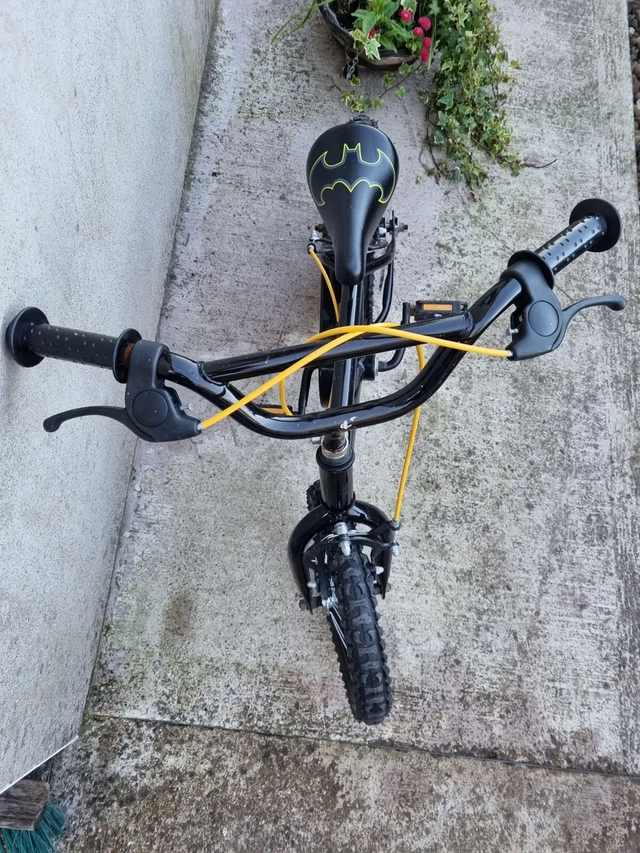 Kids Batman Bicycle & Helmet - Image 2