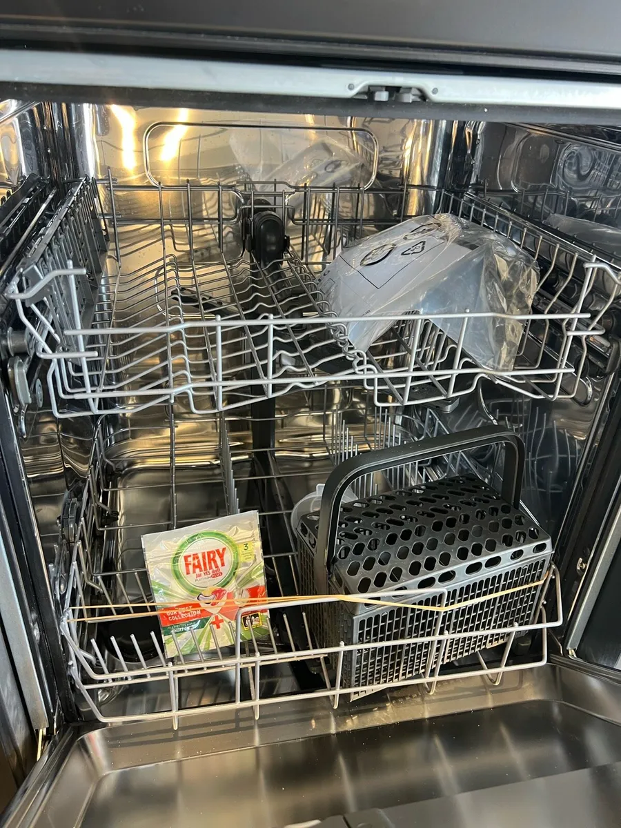 Dishwasher - Image 2