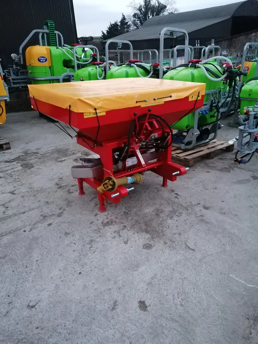 New Altro fertiliser spreaders - Image 1