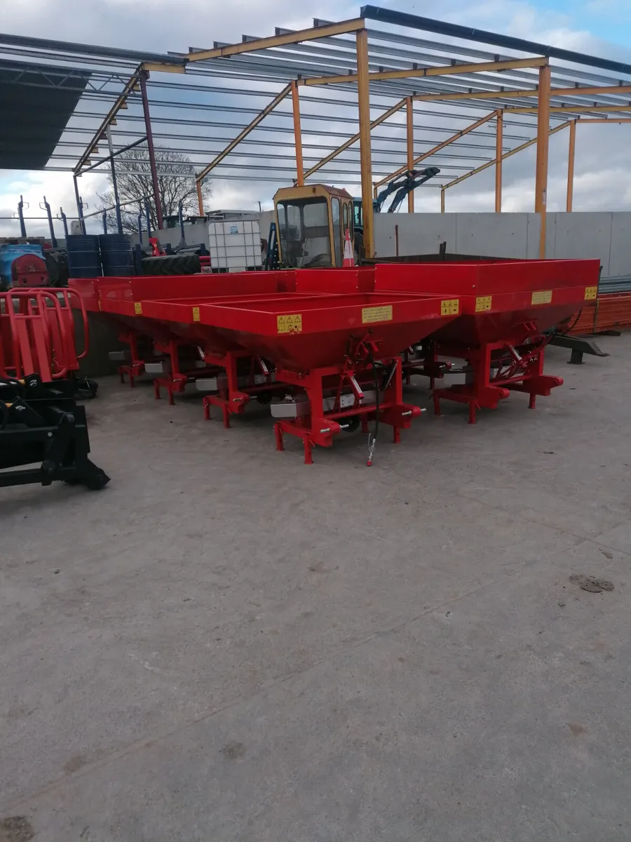 New Altro fertiliser spreaders - Image 2