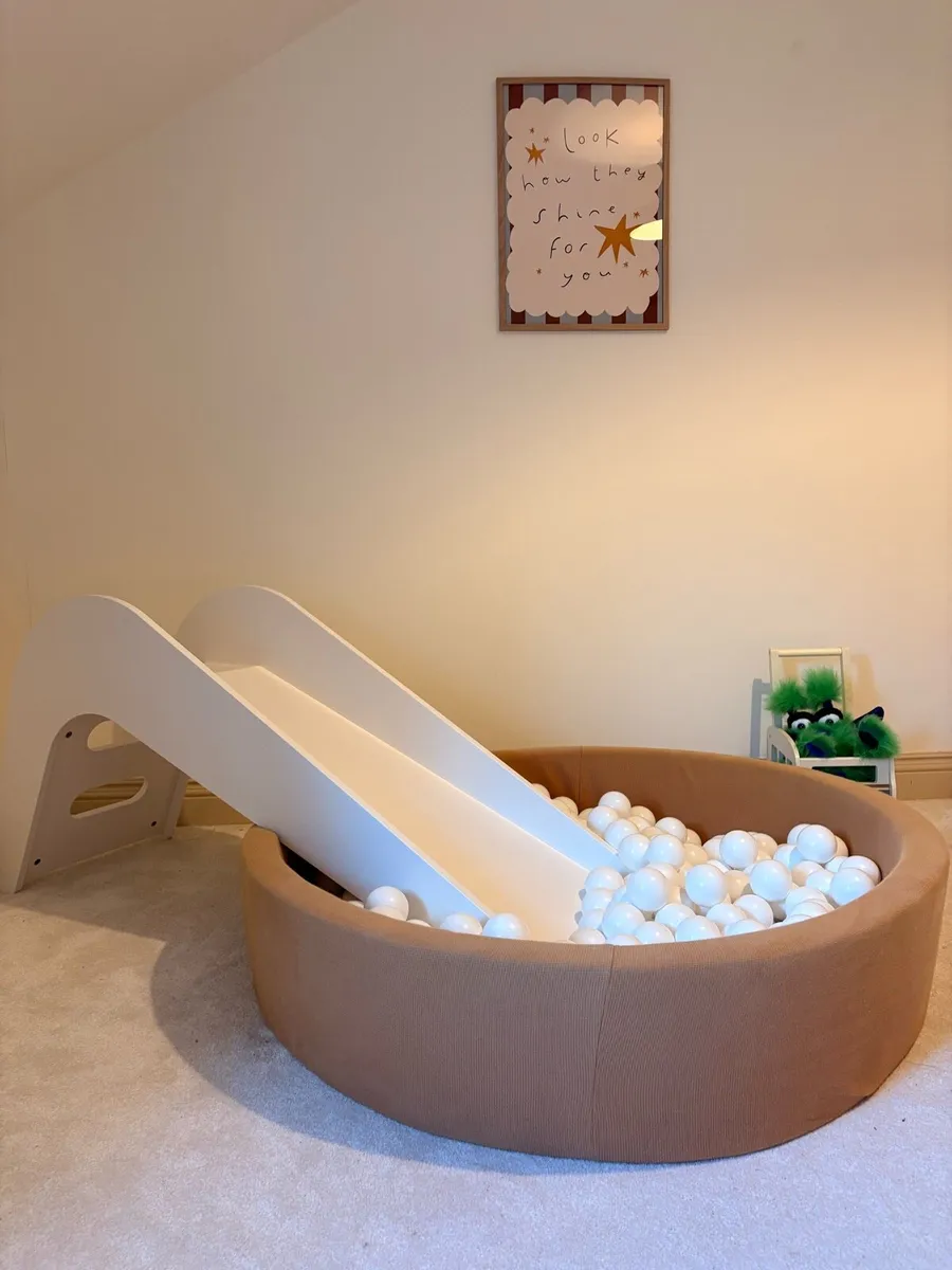 Jupiduu indoor slide and ball but - Image 4