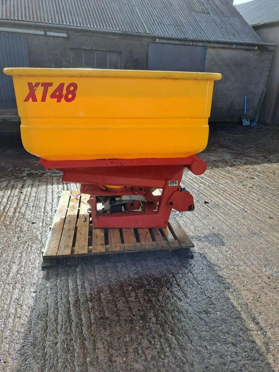 Fertiliser sower - Image 4