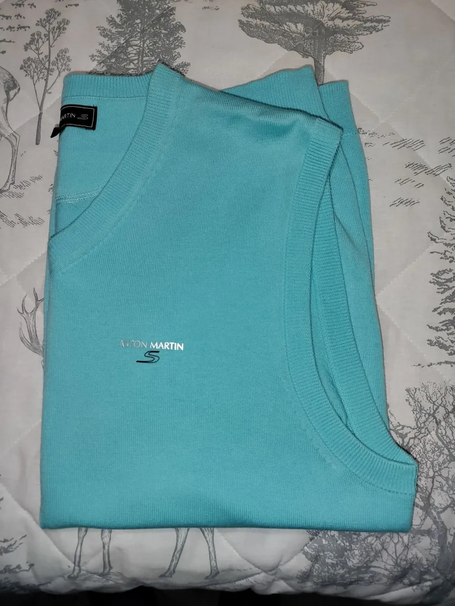 Aston Martin vest sweater L - Image 1