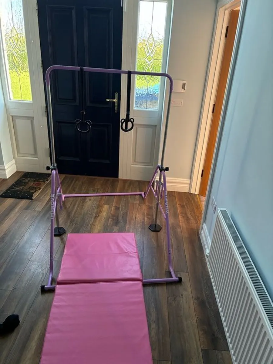 Junior gymnastics bar and mat - Image 3