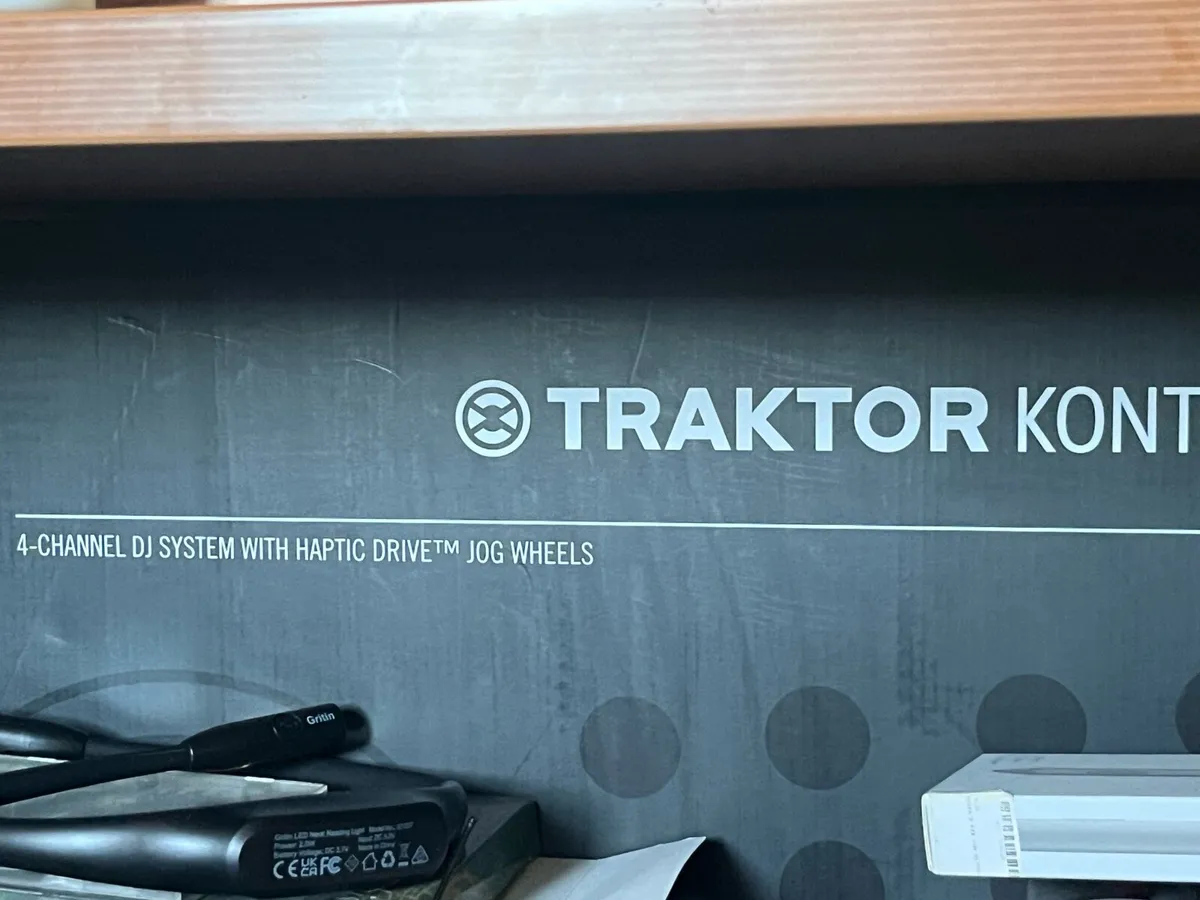 Traktor S4 MK3 with X1 and Z1 controllers - Image 2