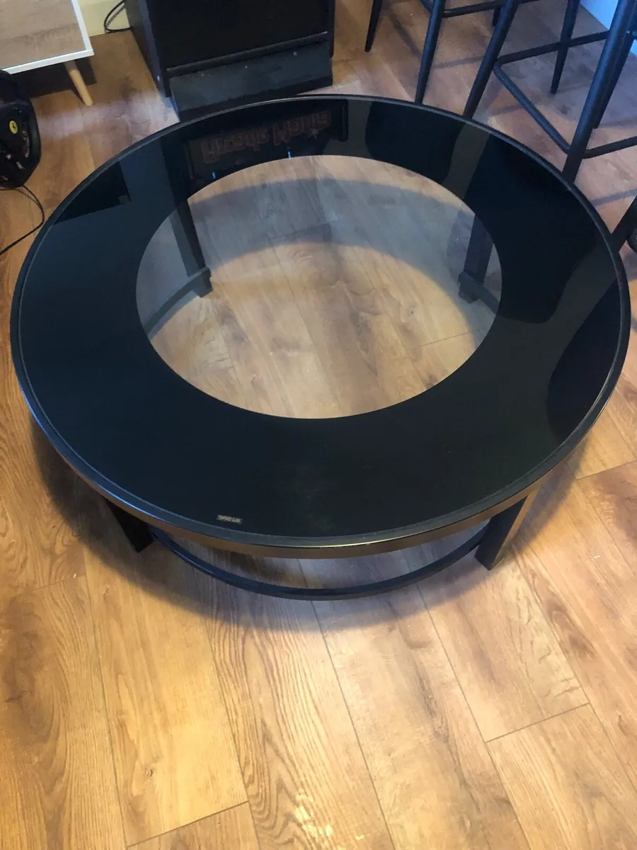 Circular table - Image 1