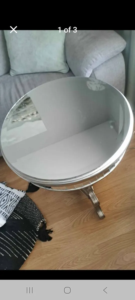 Small table - Image 1