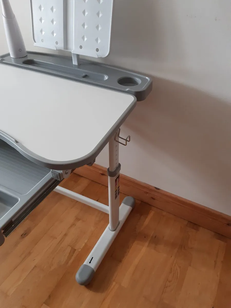 Desk and chair - Image 2