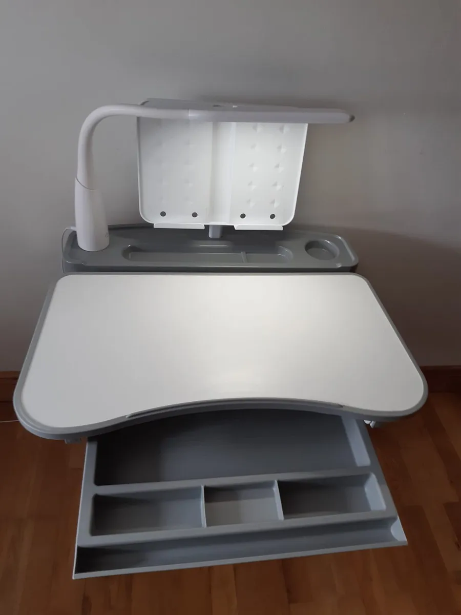 Desk and chair - Image 1