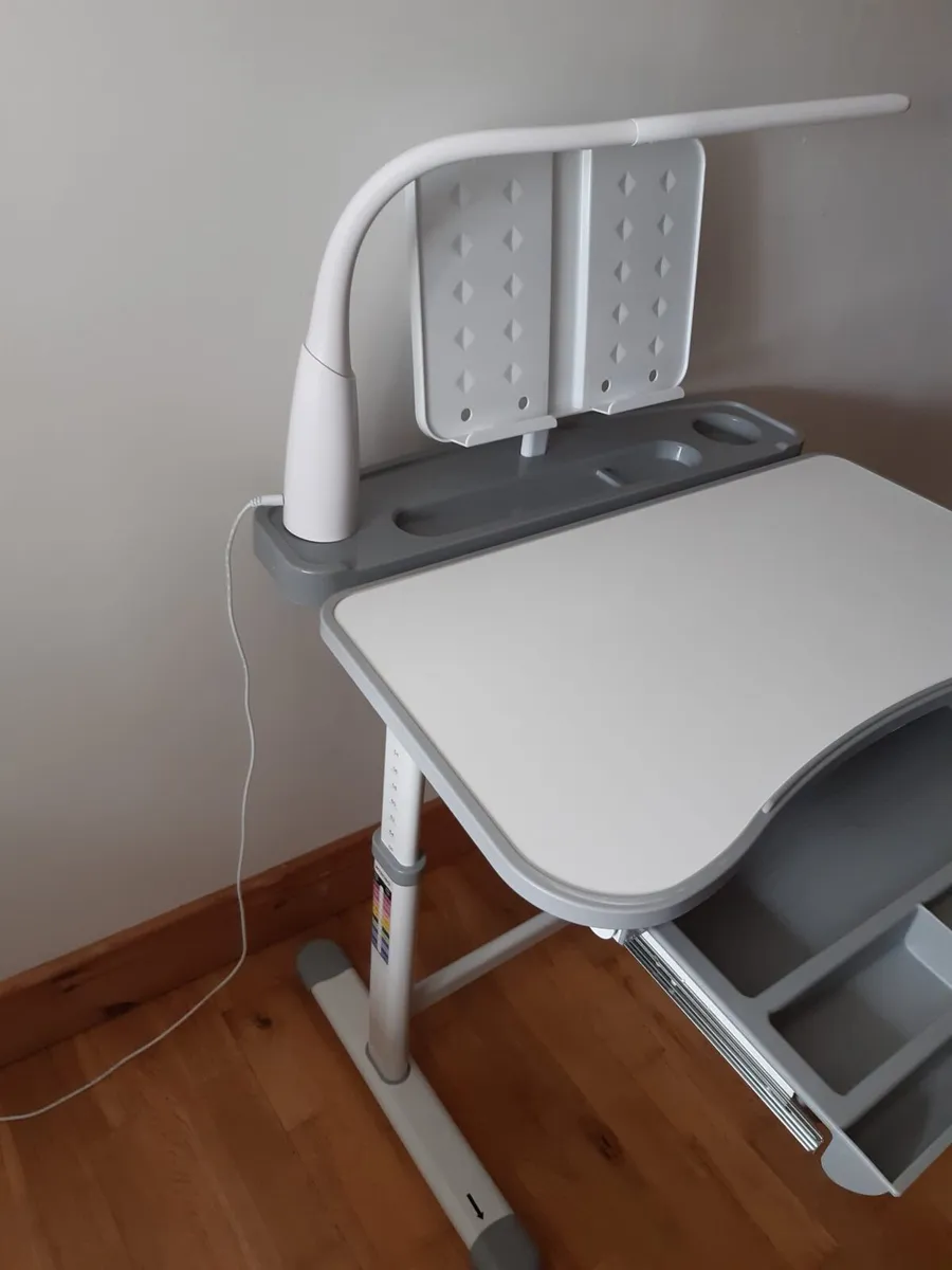 Desk and chair - Image 3