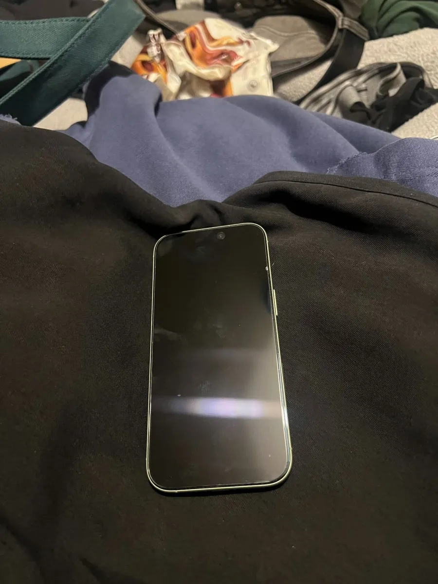 New iPhone 17 128gb esim only sage - Image 2