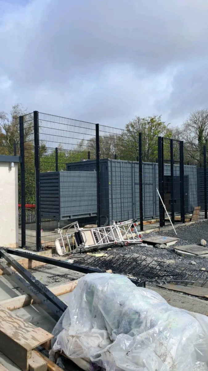 Steel fencing - Image 1