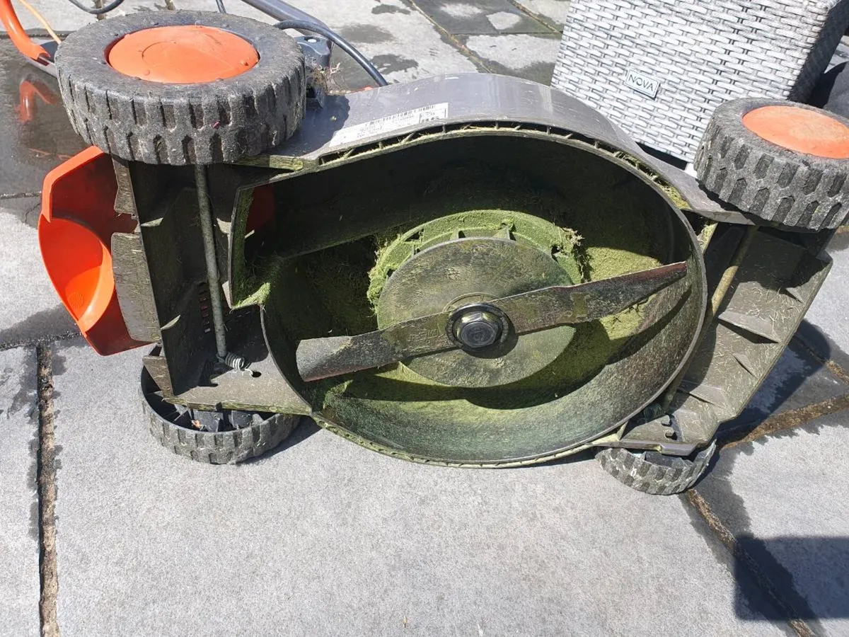 Flymo Lawnmower + Free strimmer - Image 3