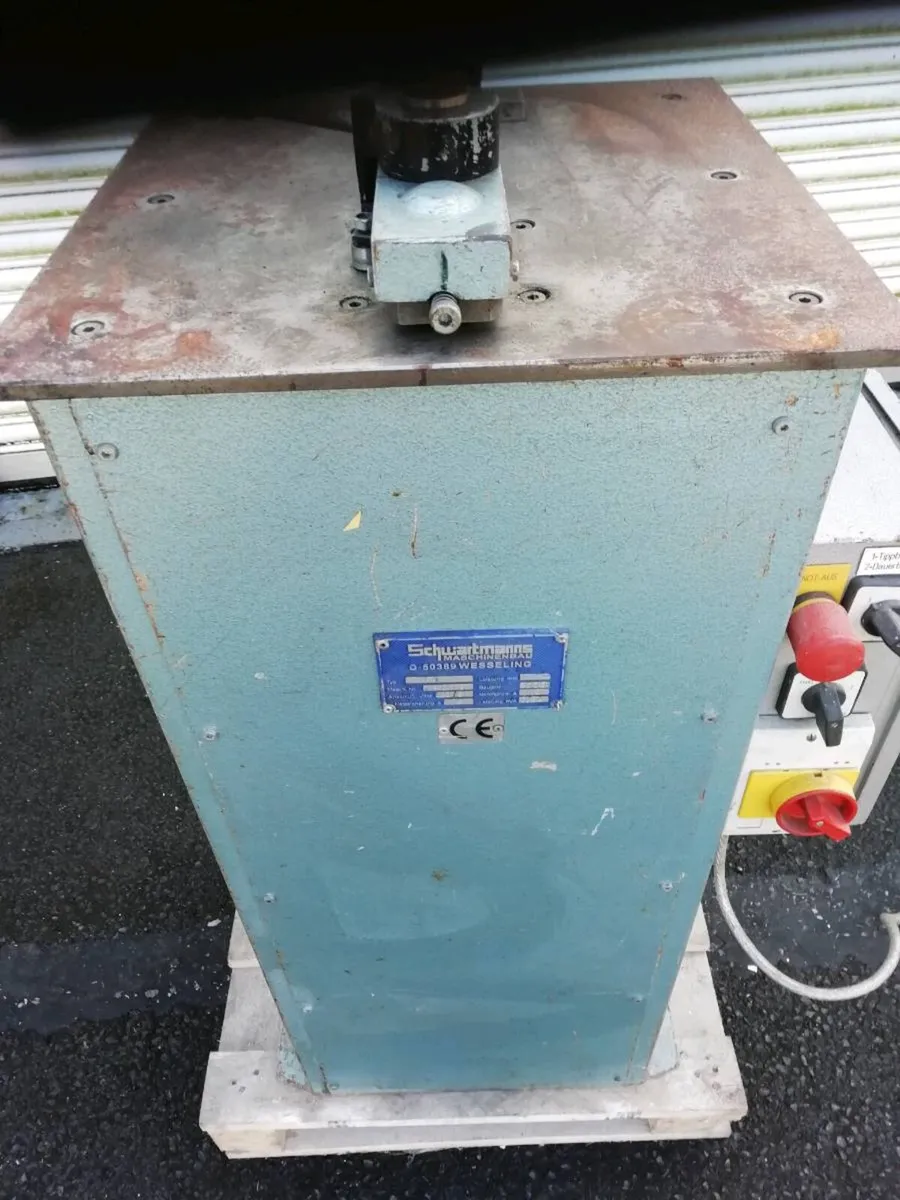 Sheet metal flanger - Image 1