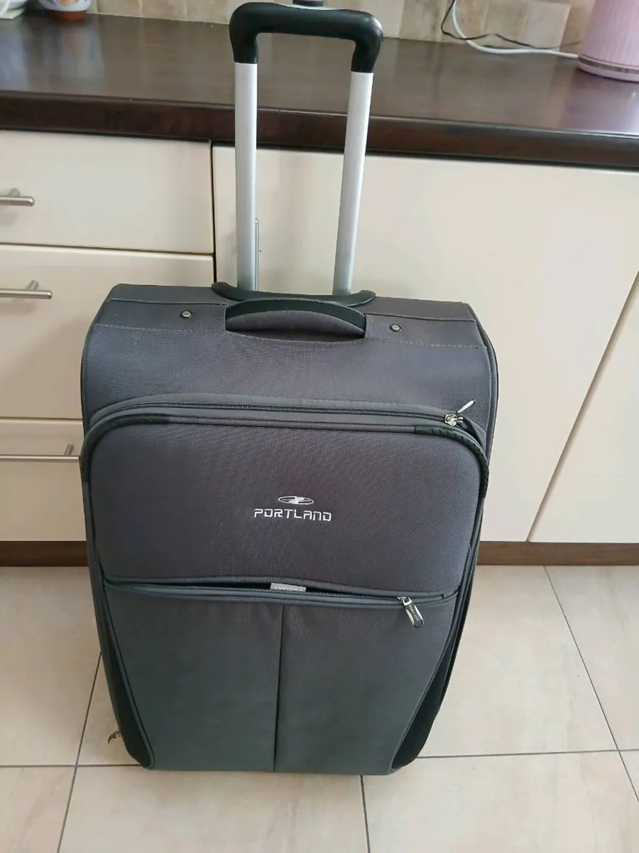 LARGE SUITCASE  2 WHEELS - Image 1